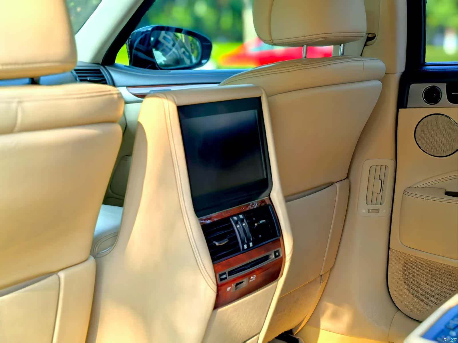Lexus LS, 2014 14