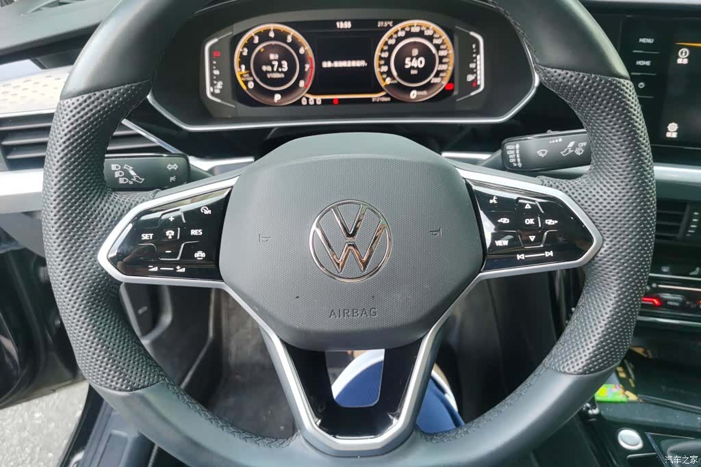 Volkswagen Passat, 2024 15