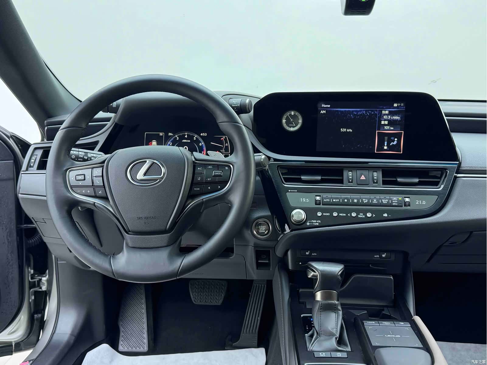 Lexus ES, 2022 14