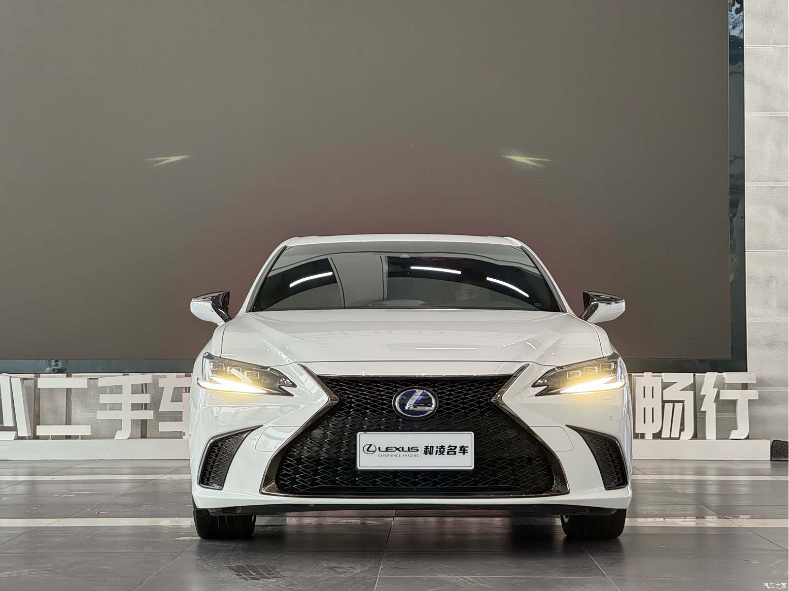 Lexus ES, 2022 2