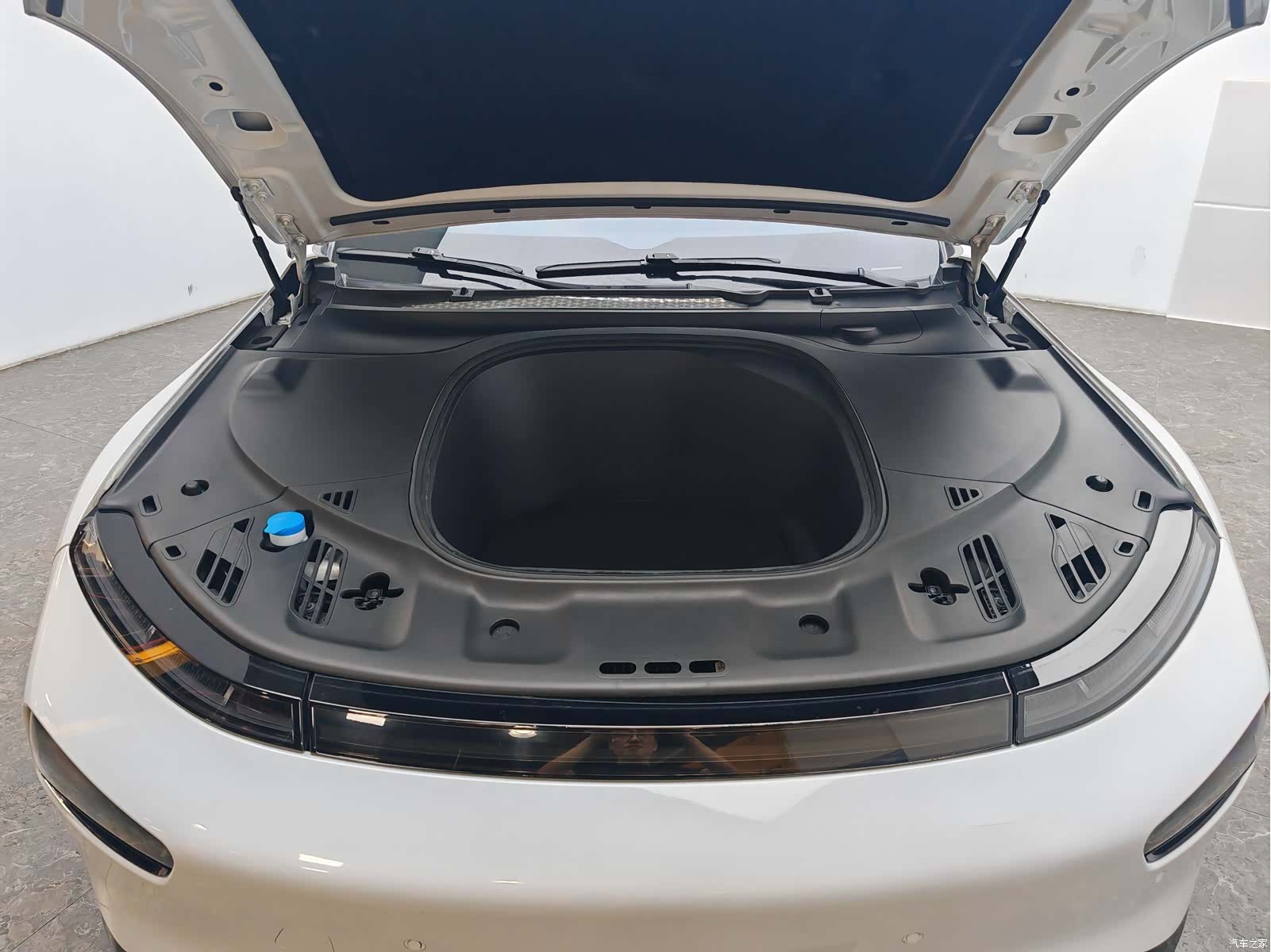 Xpeng P7, 2021 12