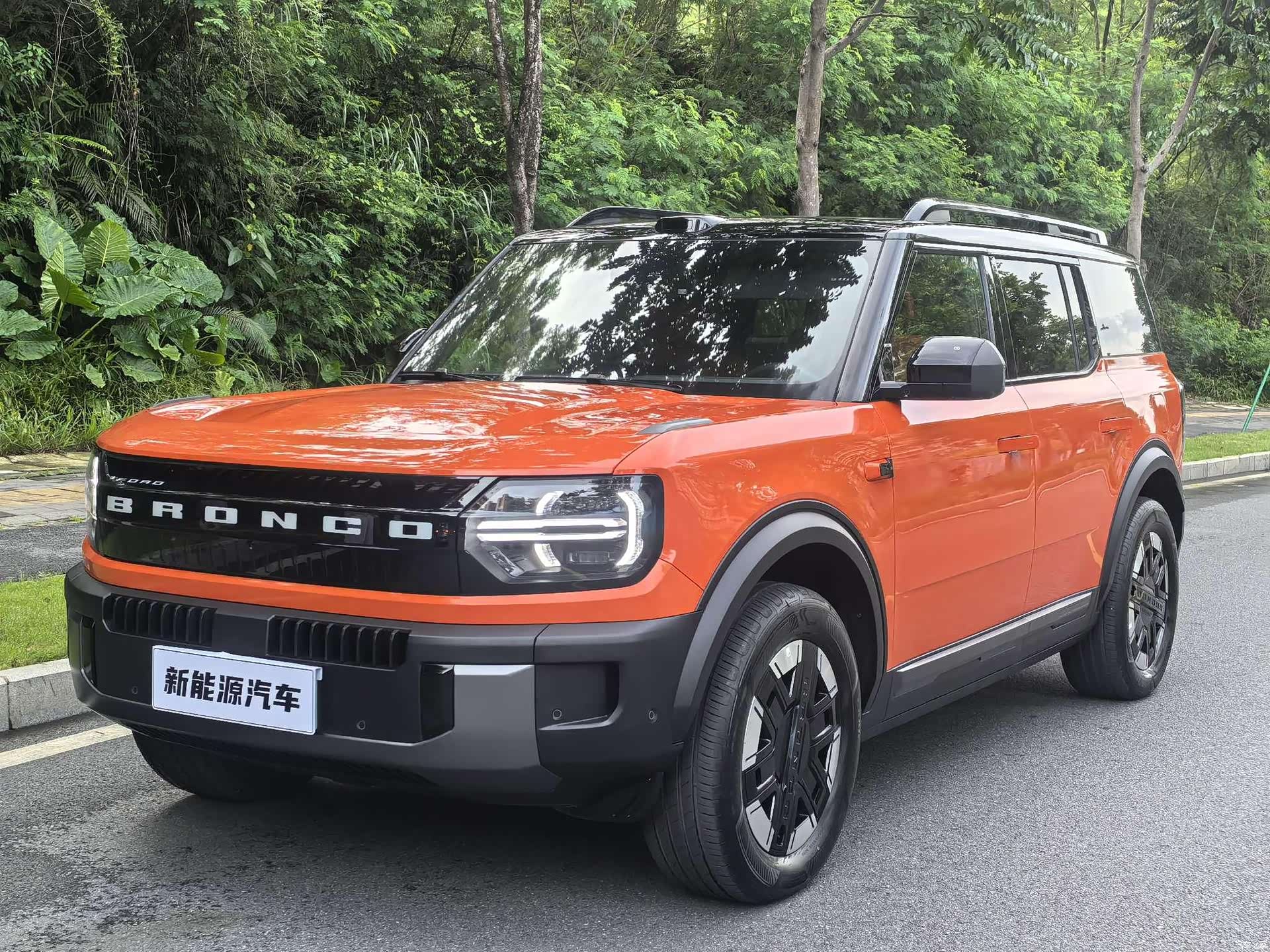 Ford Bronco, 2025 1