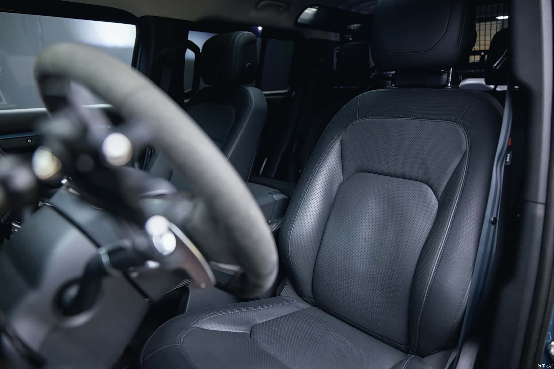 Land Rover Defender, 2022 28