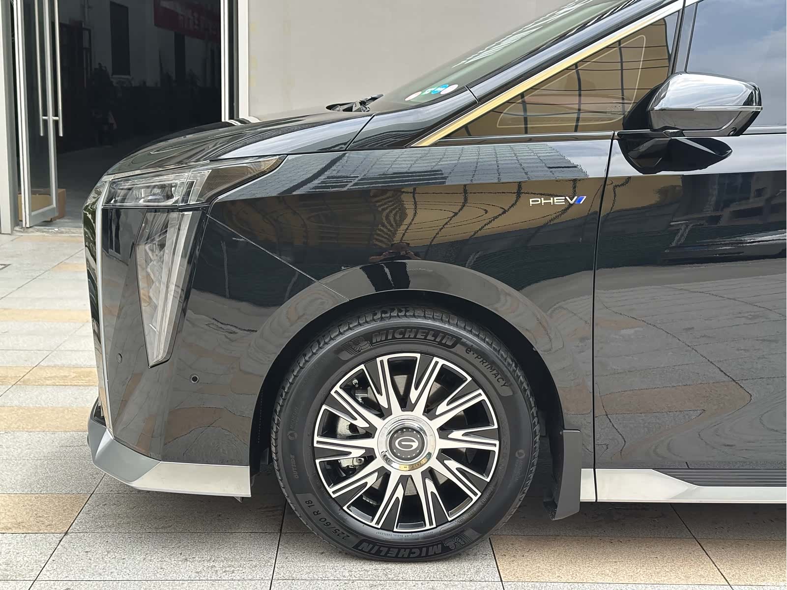 Trumpchi E9, 2025 19