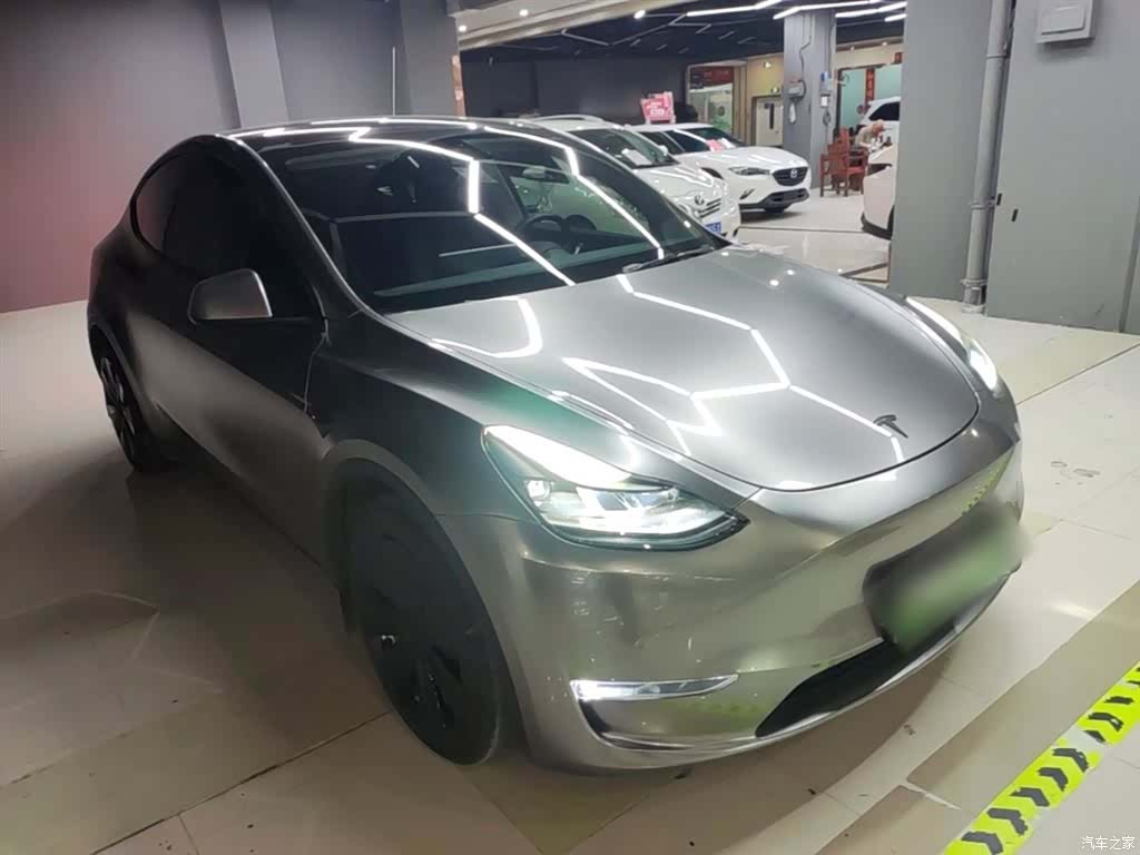 Tesla Model Y, 2022 4