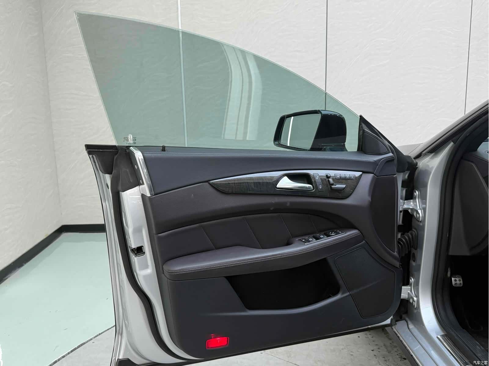 Mercedes-Benz CLS, 2015 26