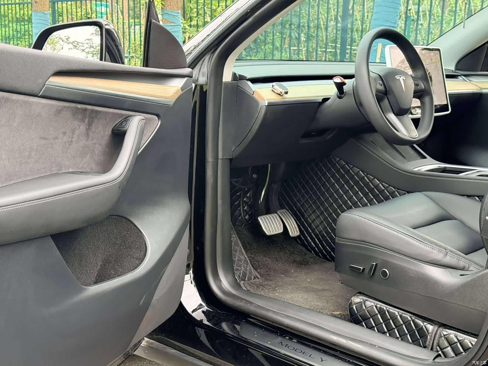 Tesla Model Y, 2023 10