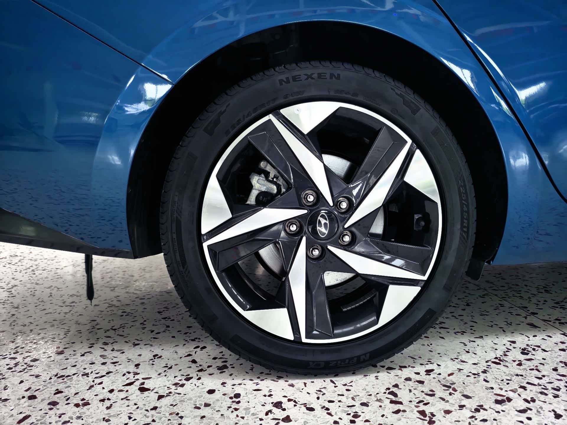 Hyundai Elantra, 2022 23