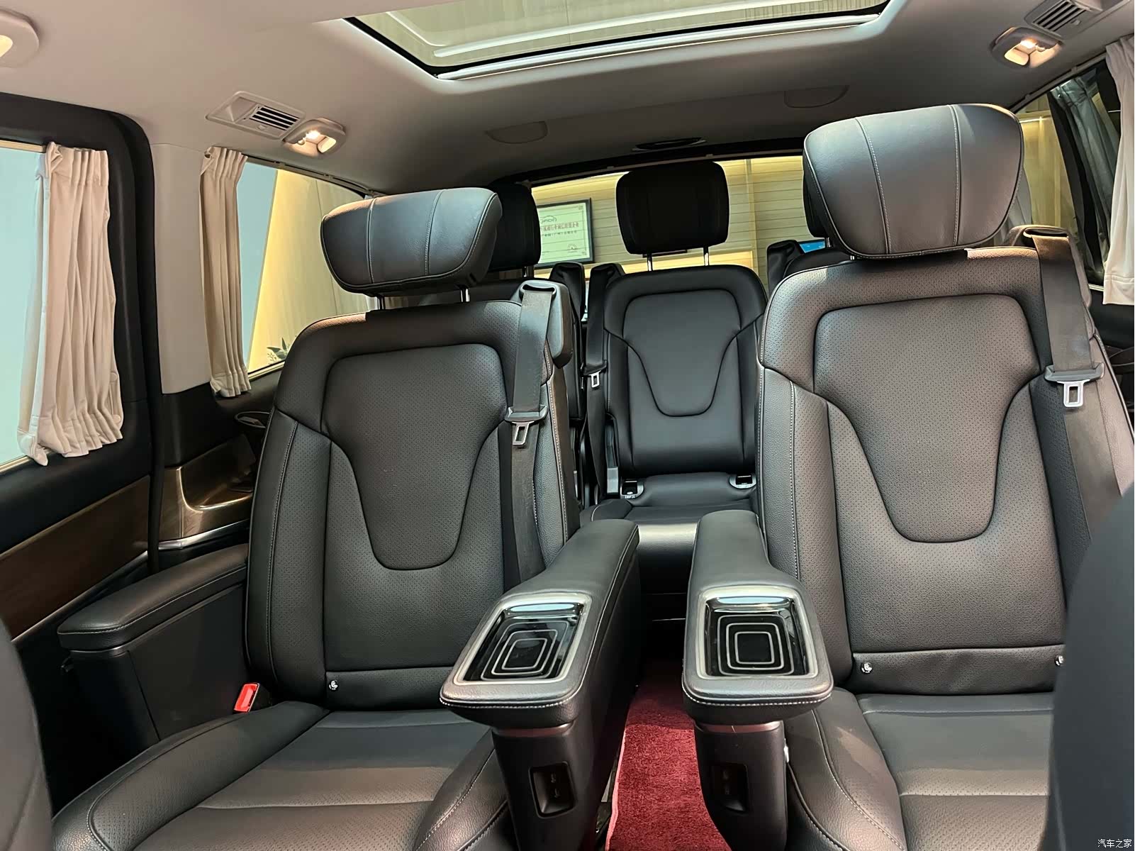 Mercedes-Benz V-Class, 2021 10