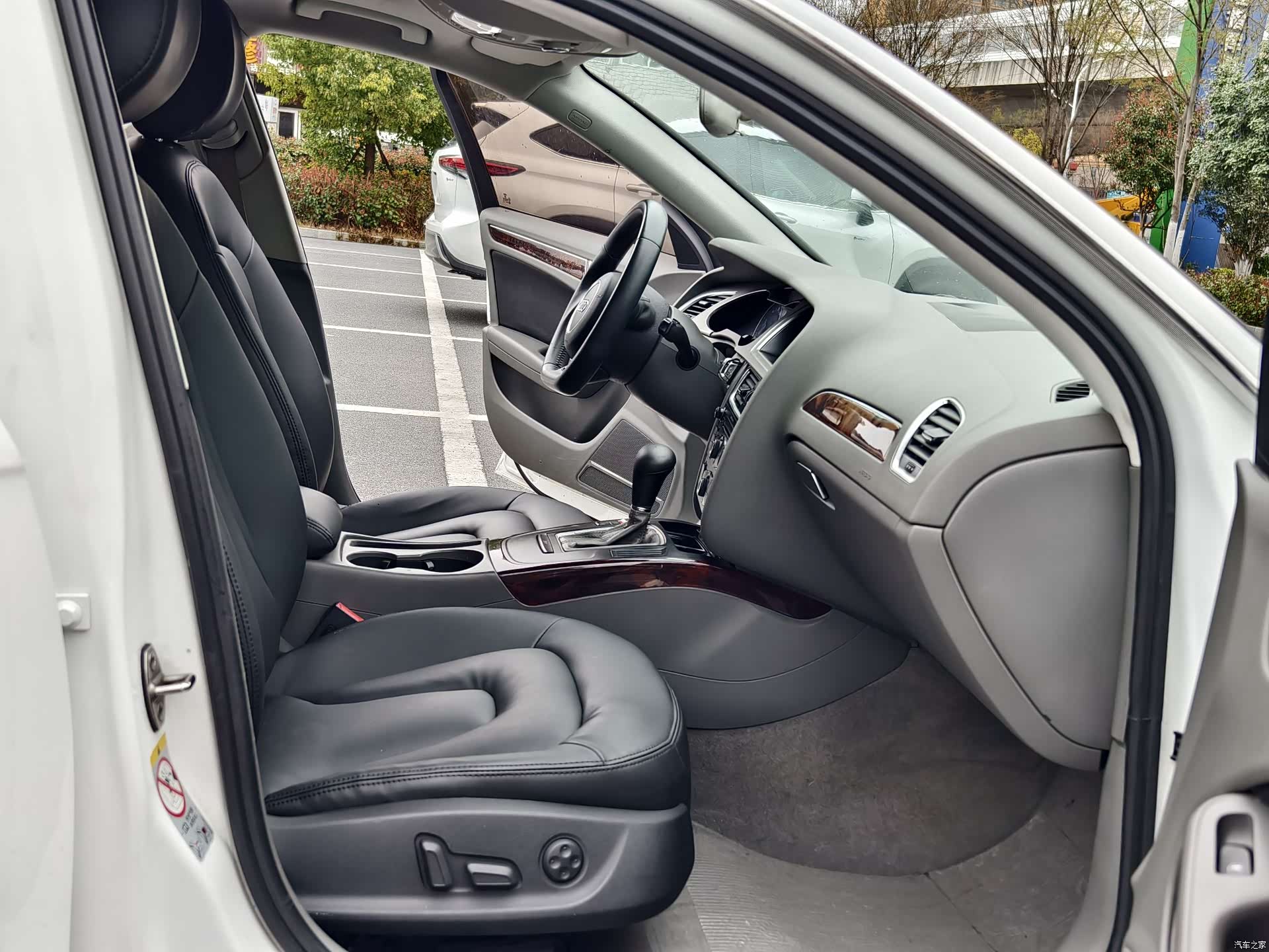 Audi A4L, 2011 11
