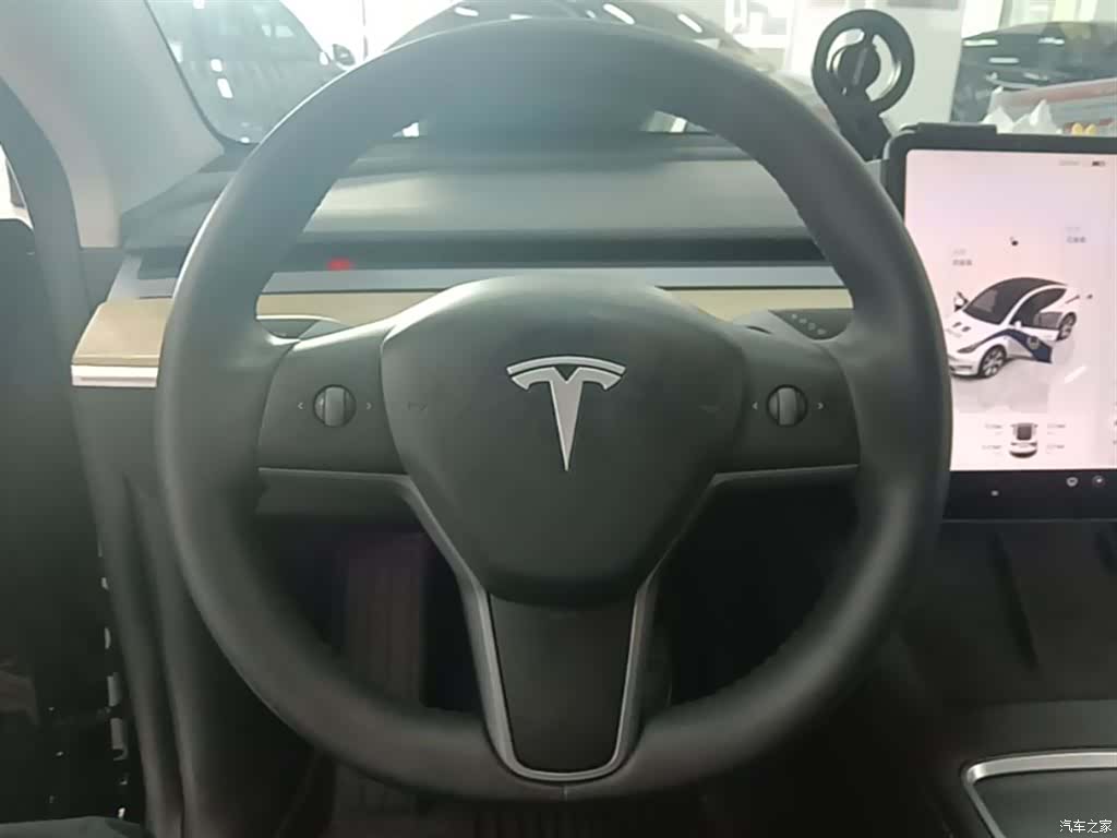 Tesla Model Y, 2023 11
