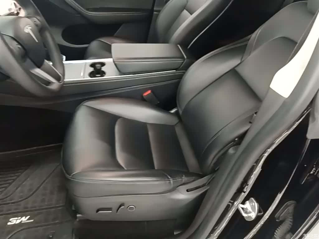 Tesla Model Y, 2023 15