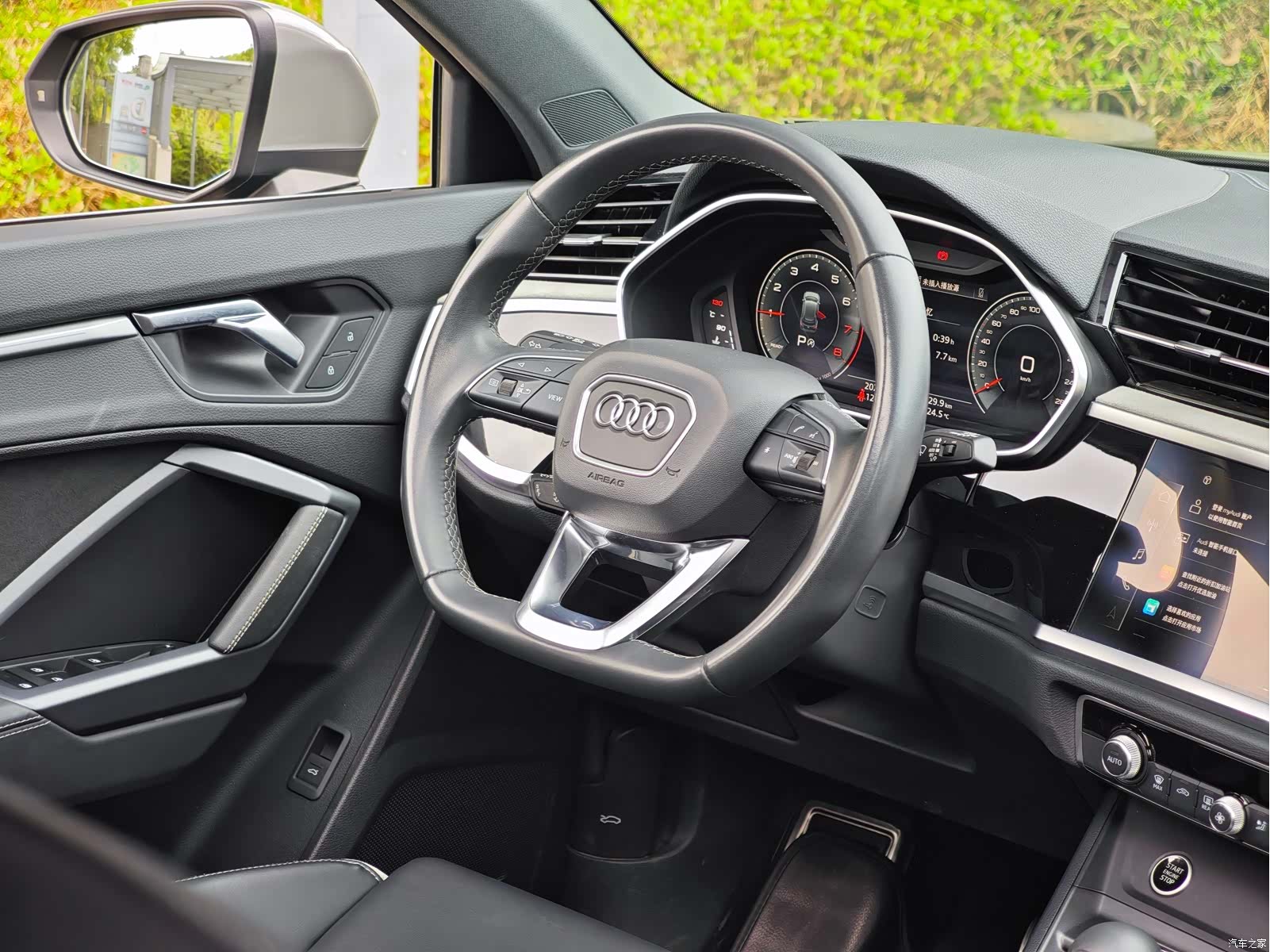 Audi Q3, 2024 9