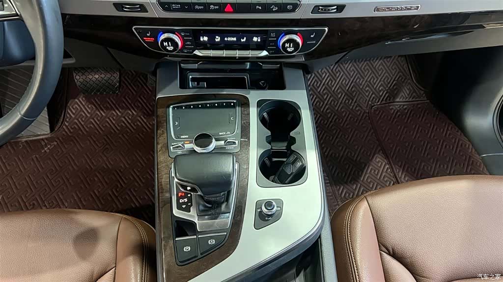 Audi Q7, 2019 18
