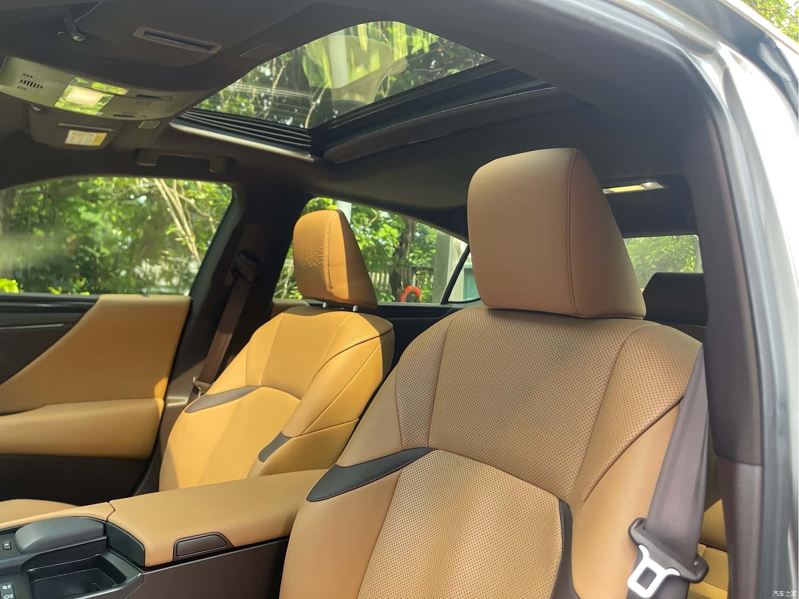 Lexus ES, 2019 18