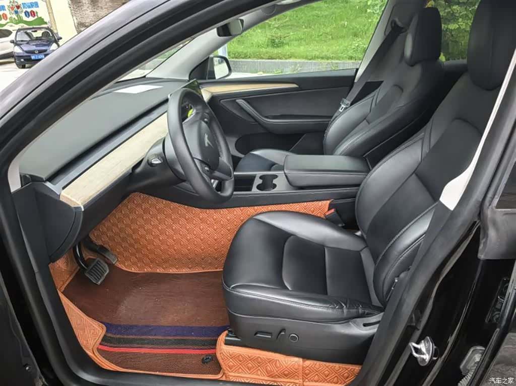 Tesla Model Y, 2023 6