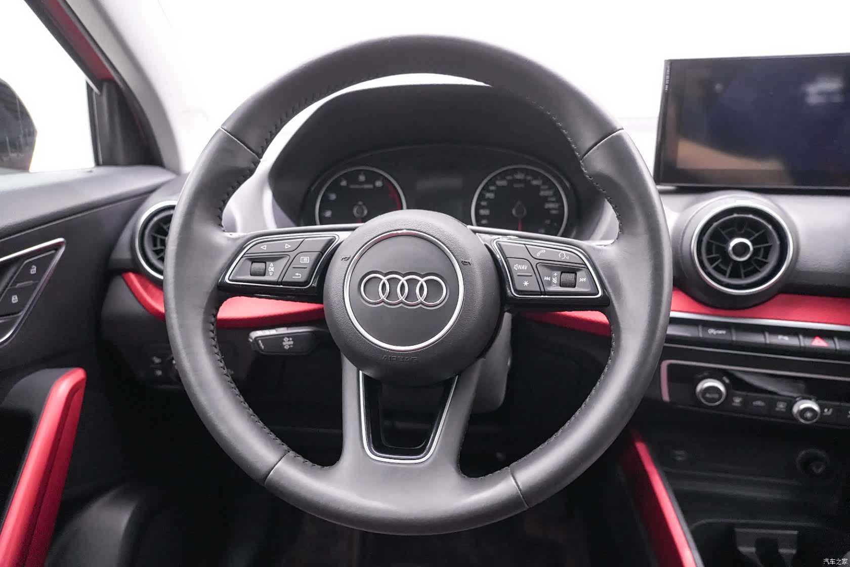 Audi Q2L, 2019 18