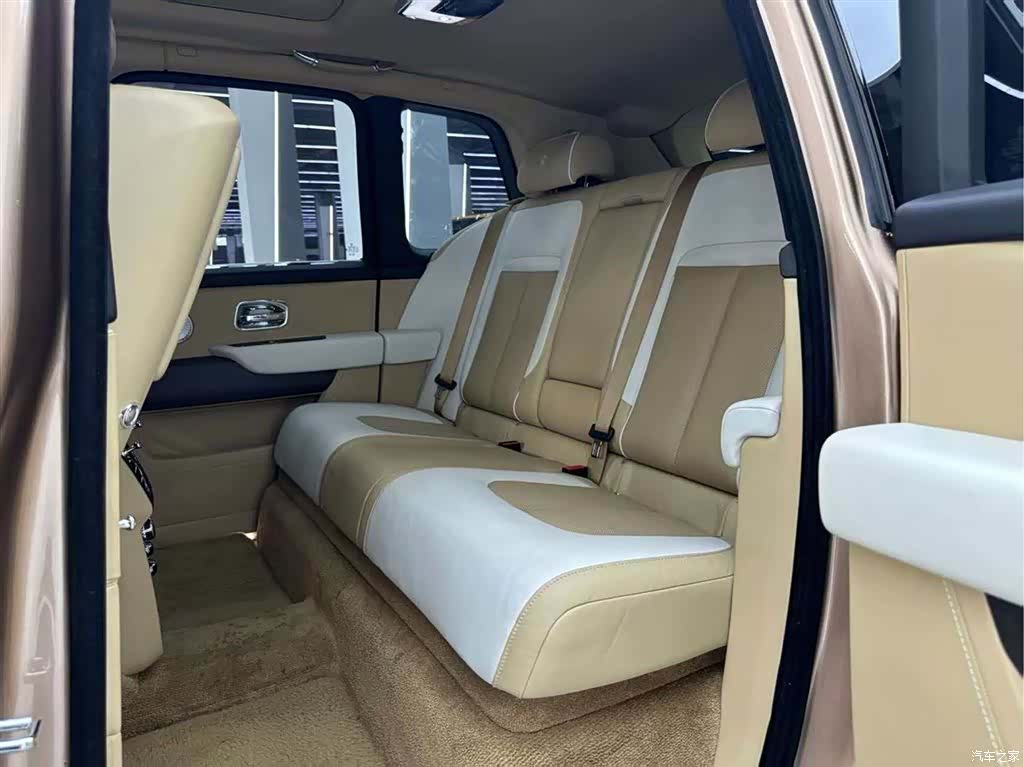 Rolls-Royce Cullinan, 2019 6