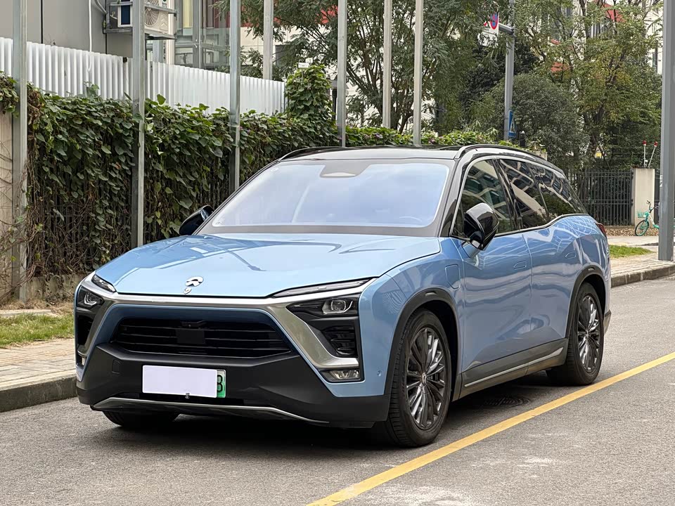 NIO ES8
