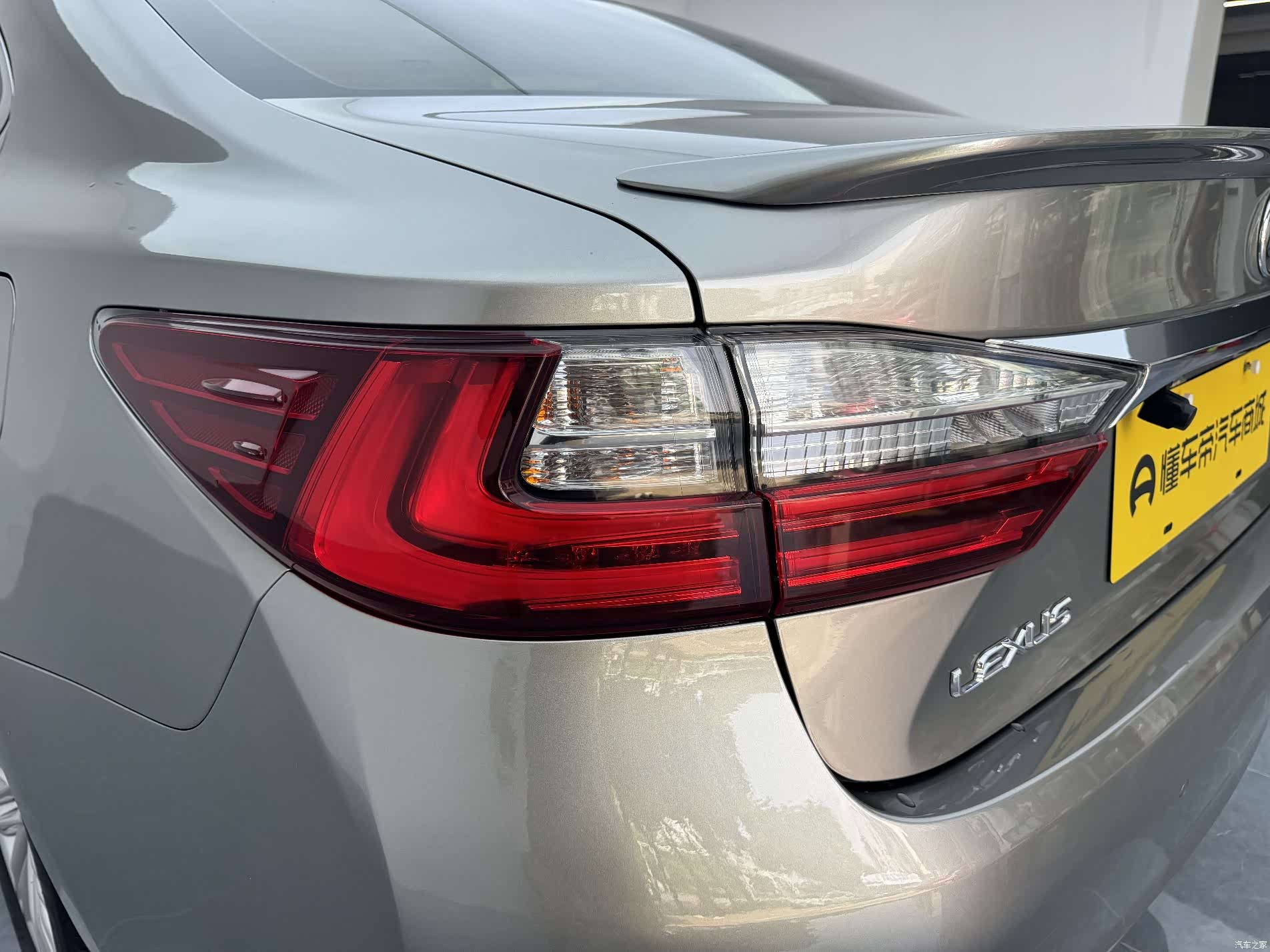 Lexus ES, 2017 14