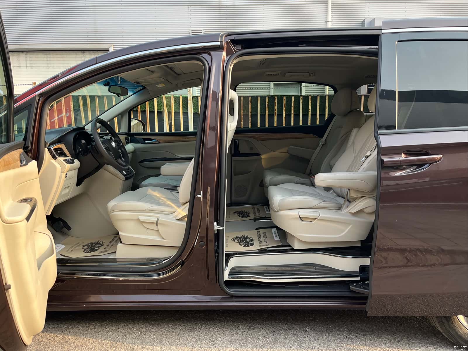 Buick GL8, 2018 7