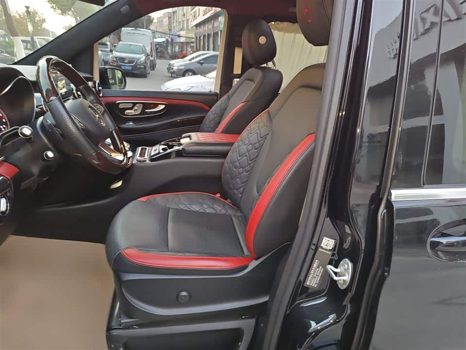 Mercedes-Benz V-class