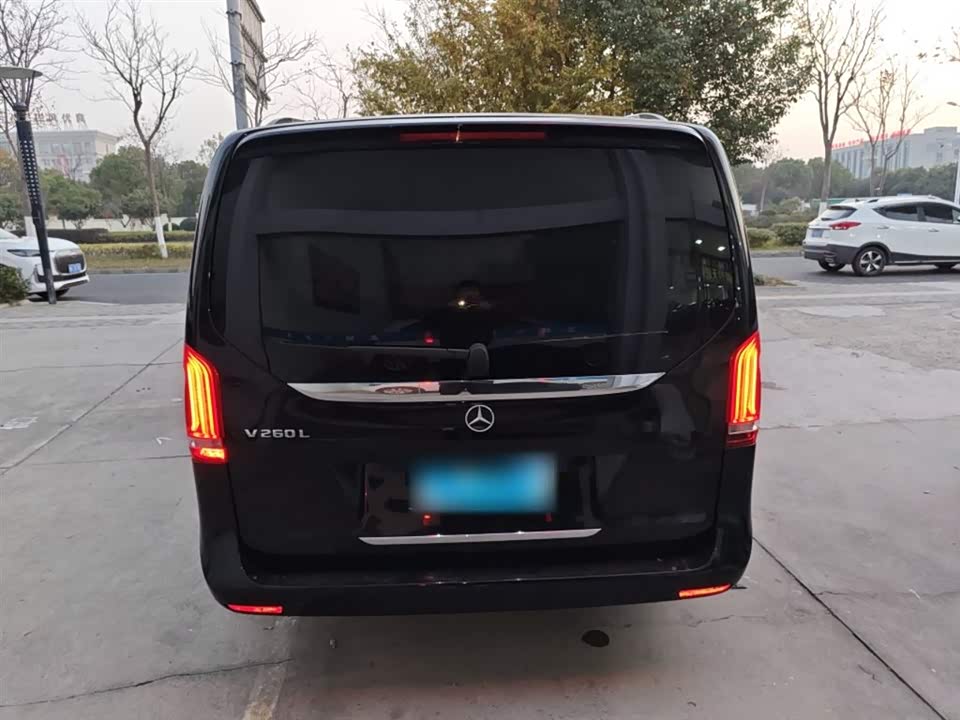 Mercedes-Benz V-class