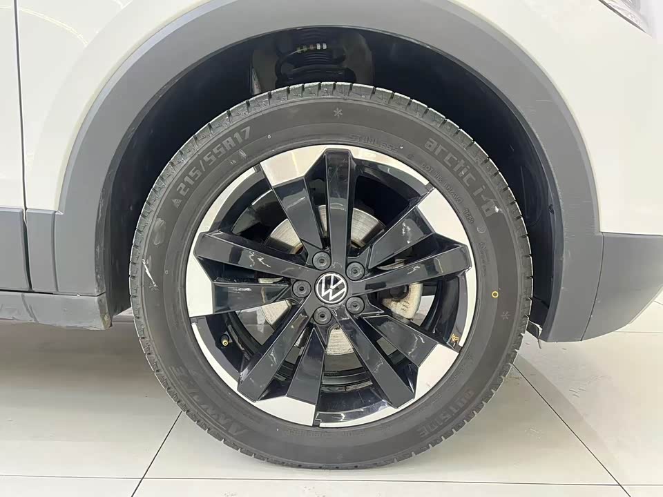 Volkswagen Exploring the shadow