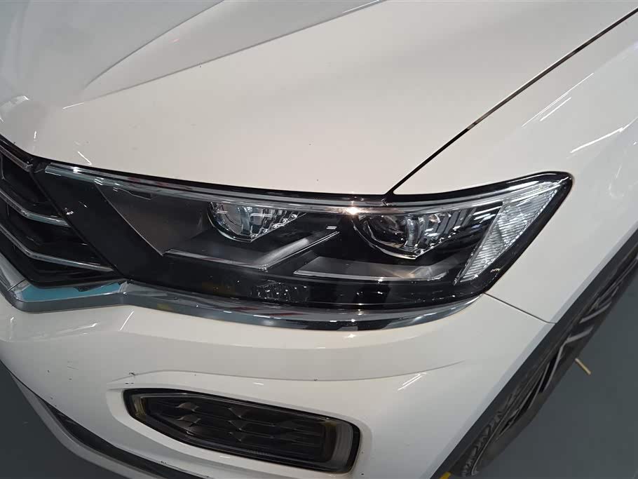 Volkswagen T-ROC exploring Songs