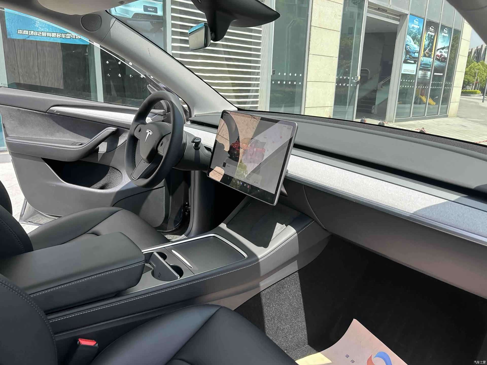 Tesla Model Y, 2024 все фото