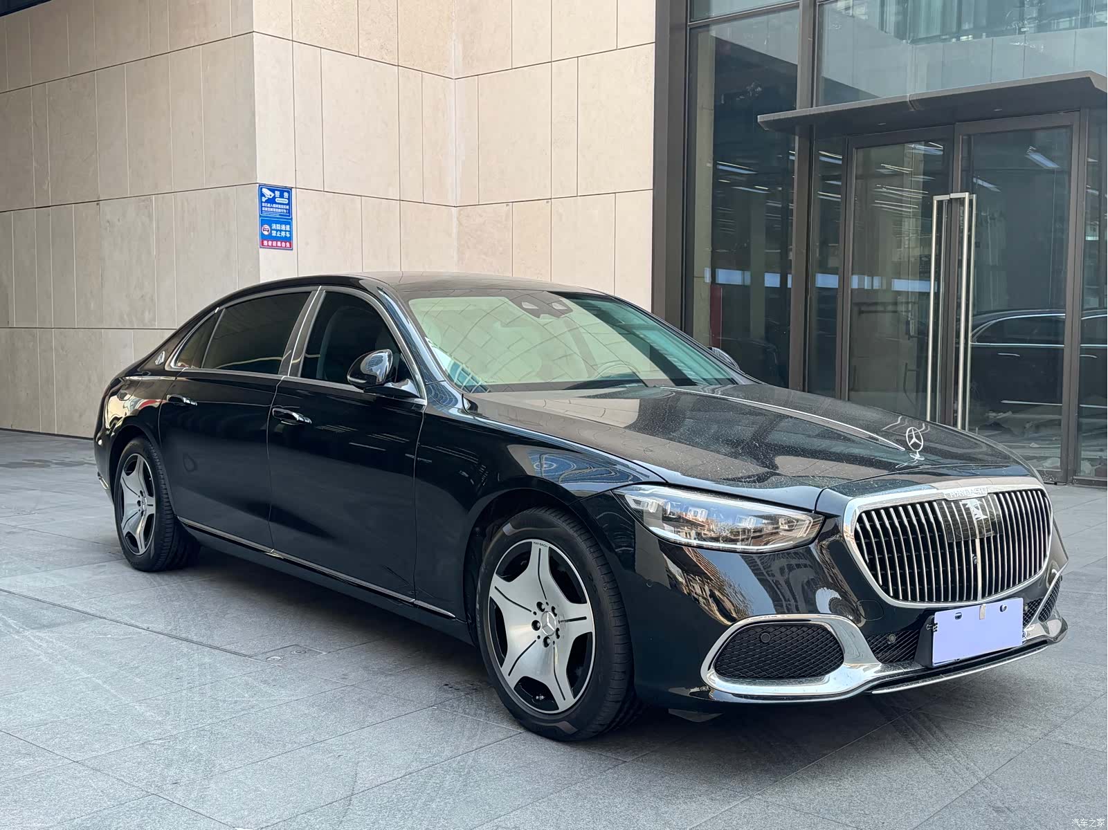 Maybach S-Class, 2023 3