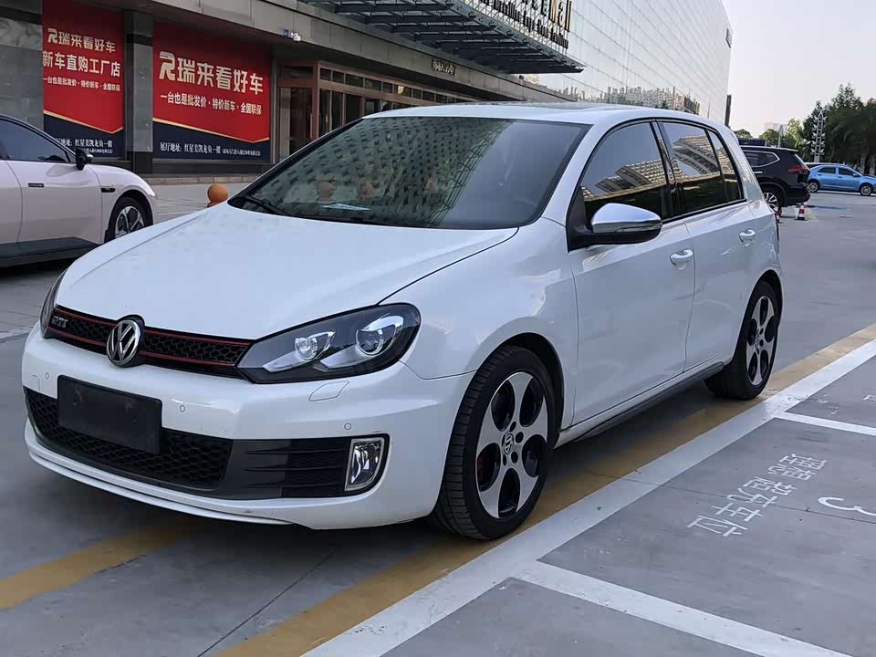 Volkswagen Golf GTI