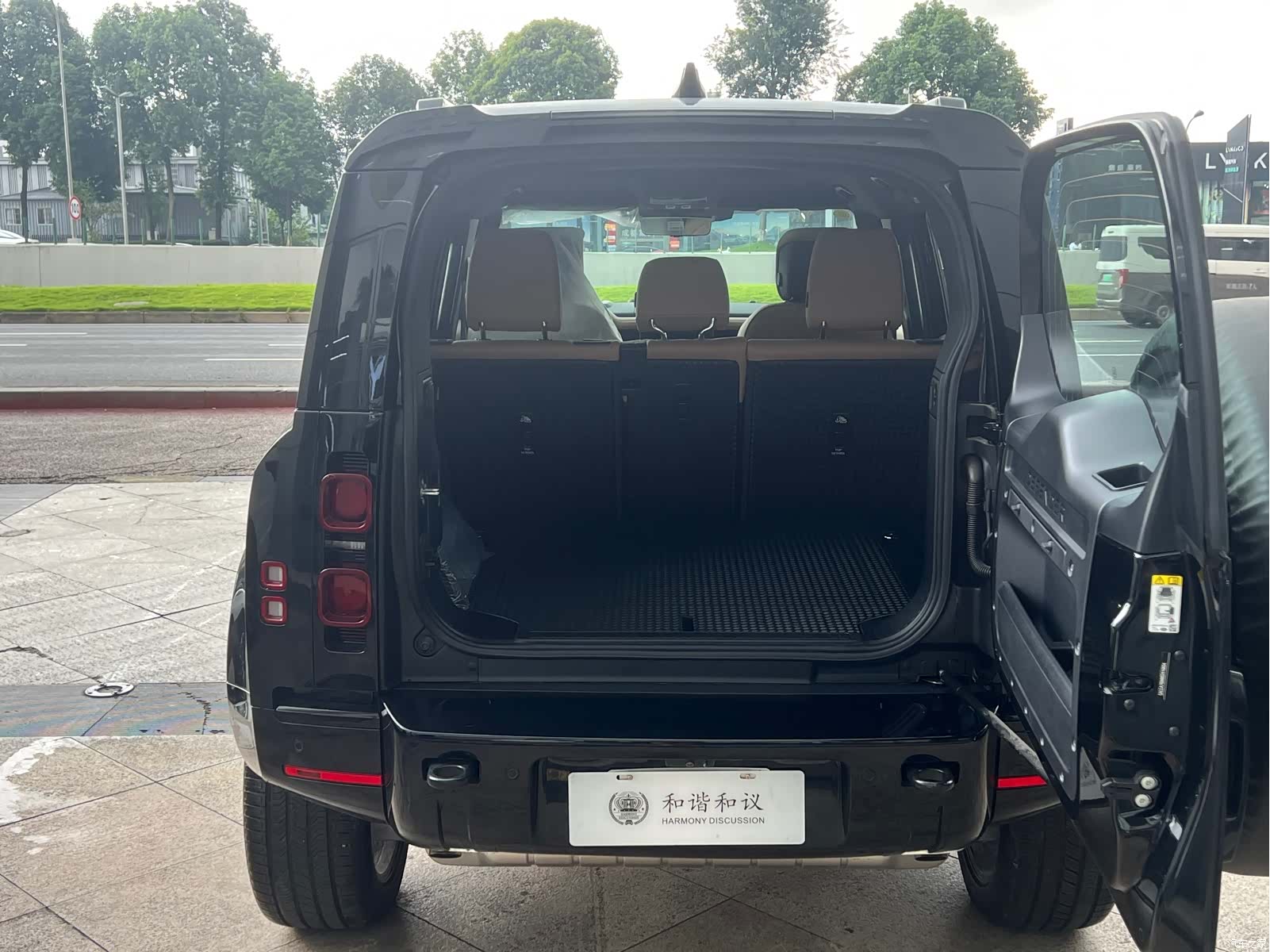 Land Rover Defender, 2025 15