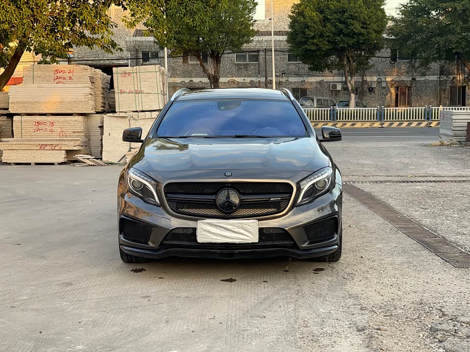 Mercedes-Benz GLA AMG