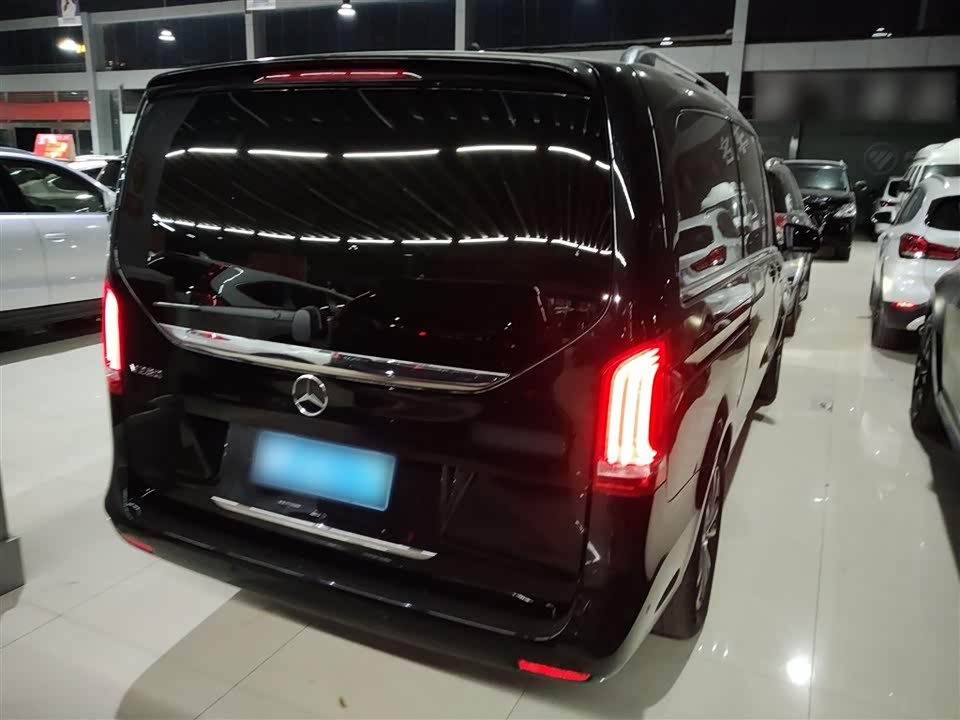 Mercedes-Benz V-class