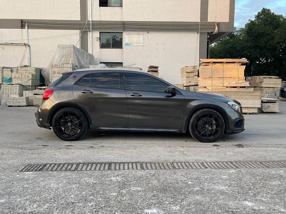 Mercedes-Benz GLA AMG