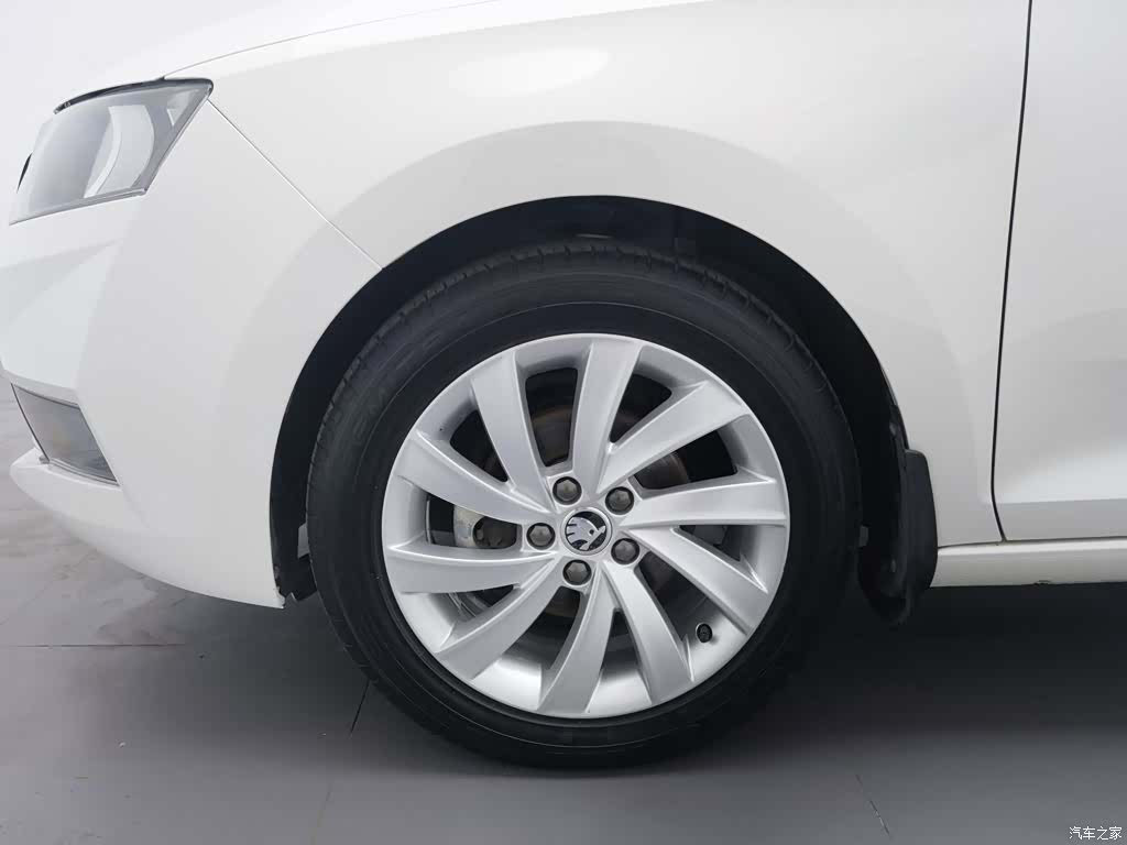 Skoda Rapid, 2019 17