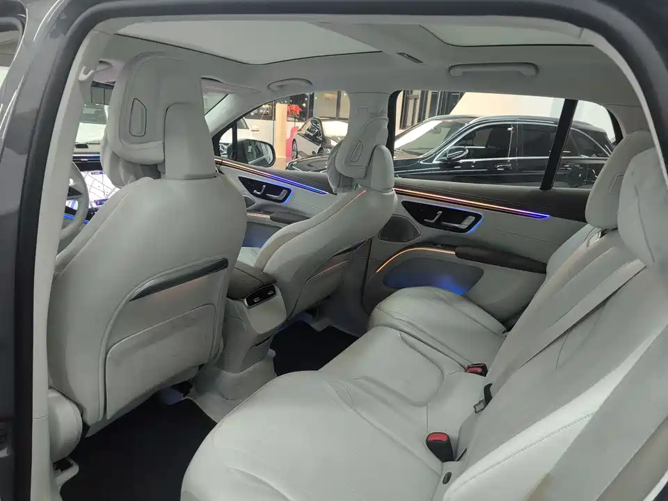 Mercedes-Benz EQS SUV