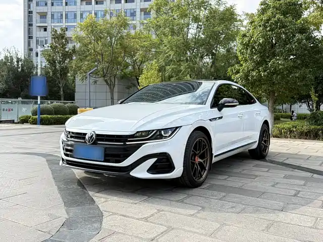 Volkswagen CC 2023 — купить из Китая под заказ