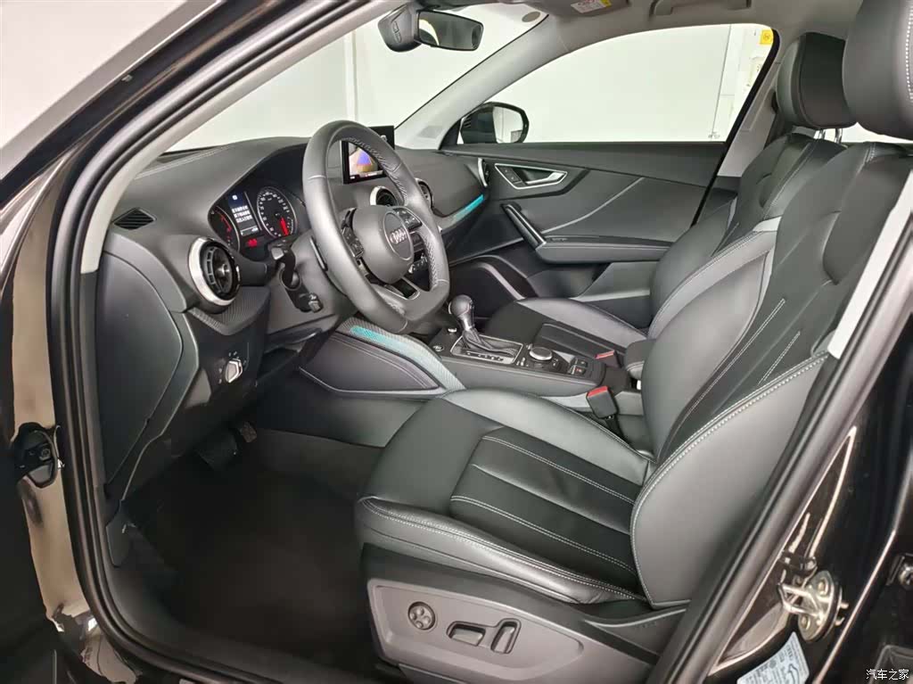 Audi Q2L, 2024 7