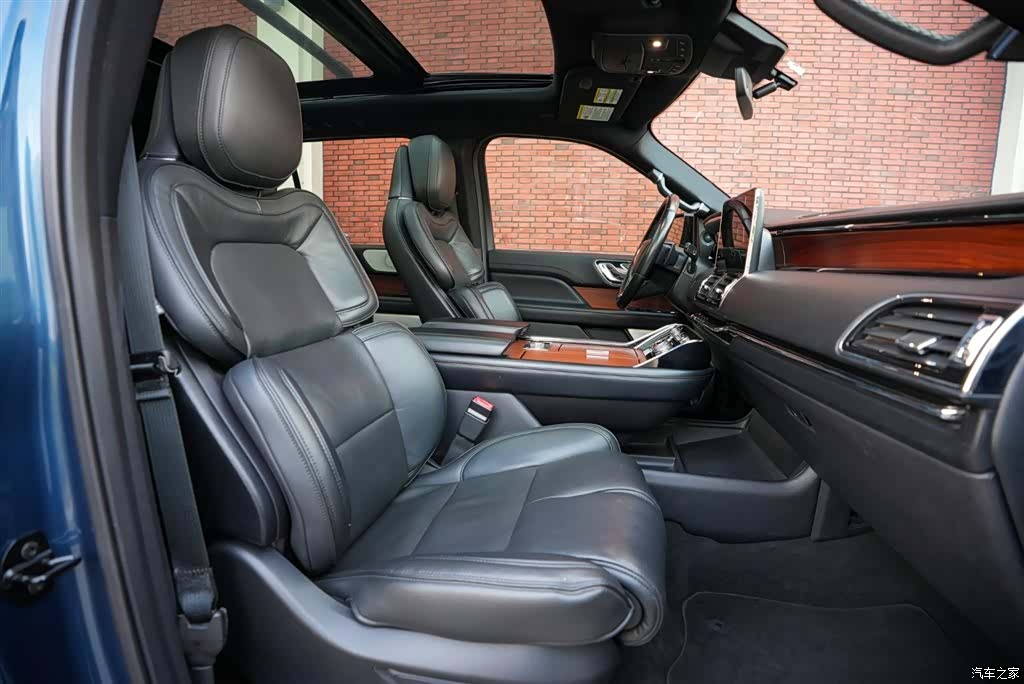 Lincoln Navigator, 2019 все фото