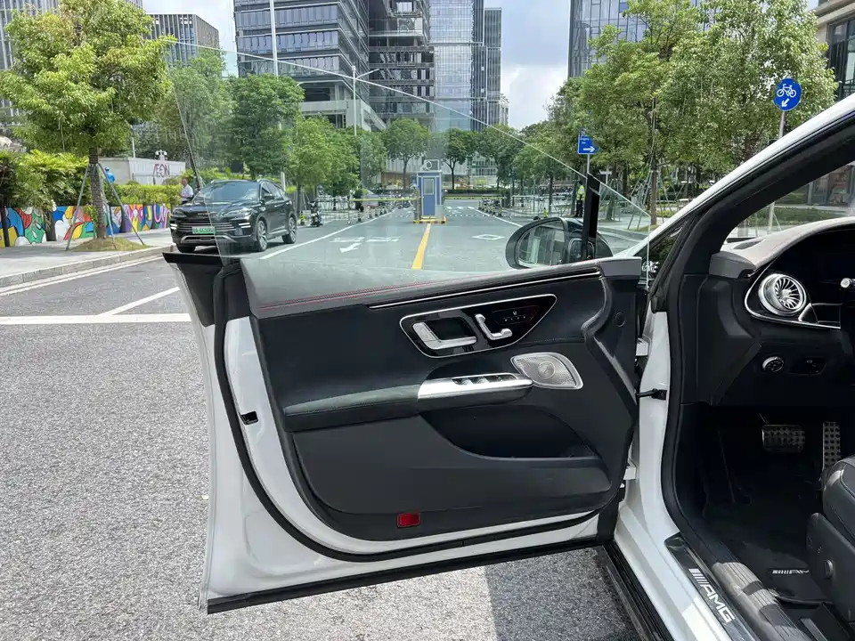 Mercedes-Benz EQE AMG