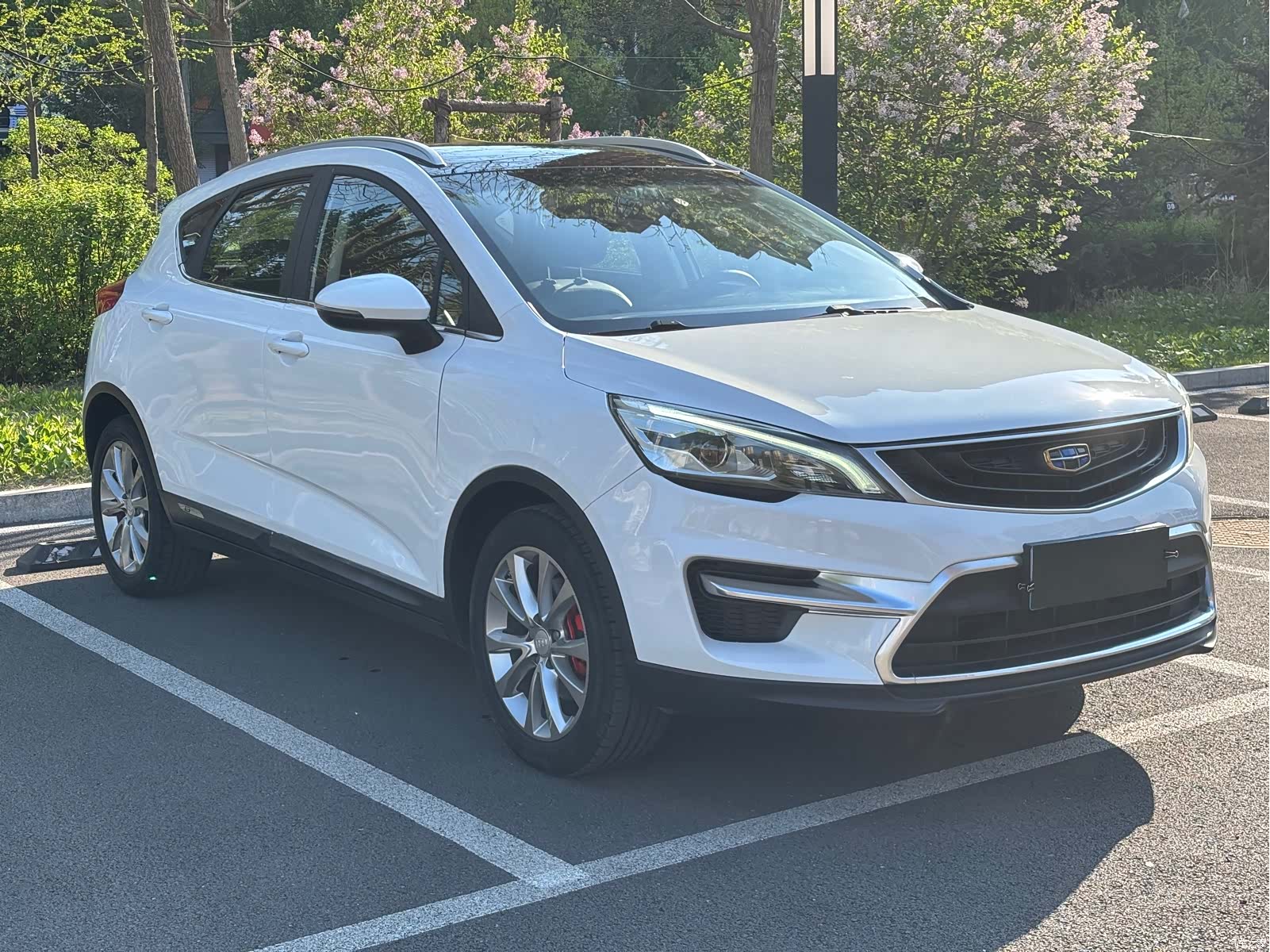 Geely Emgrand, 2017 3