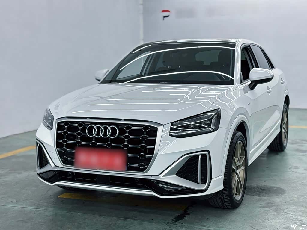 Audi Q2L, 2024 3