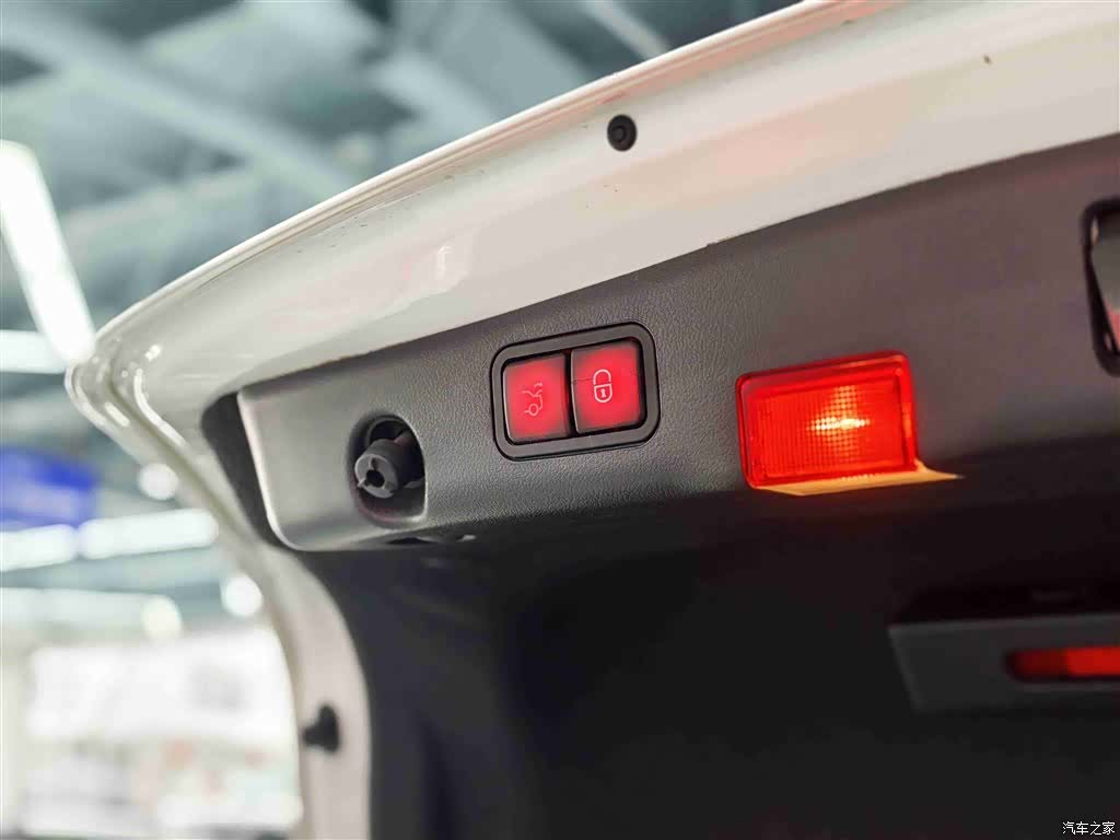 Mercedes-Benz E-Class, 2020 29