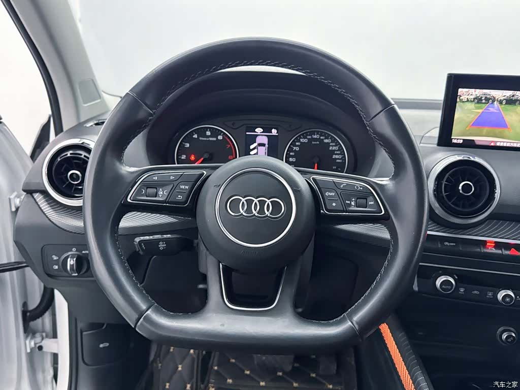 Audi Q2L, 2024 все фото