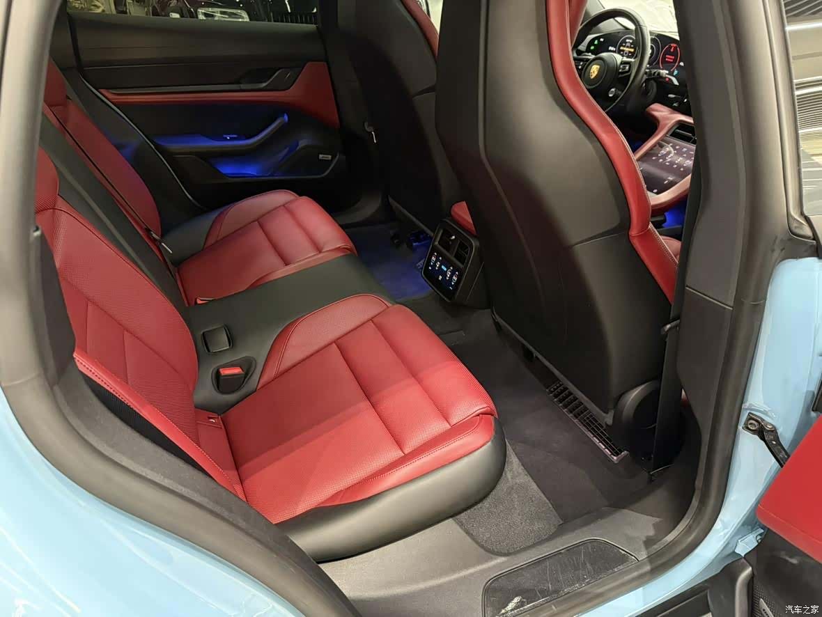 Porsche Taycan, 2021 12