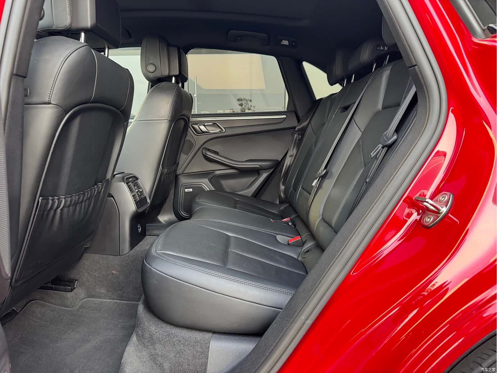 Porsche Macan, 2023 11