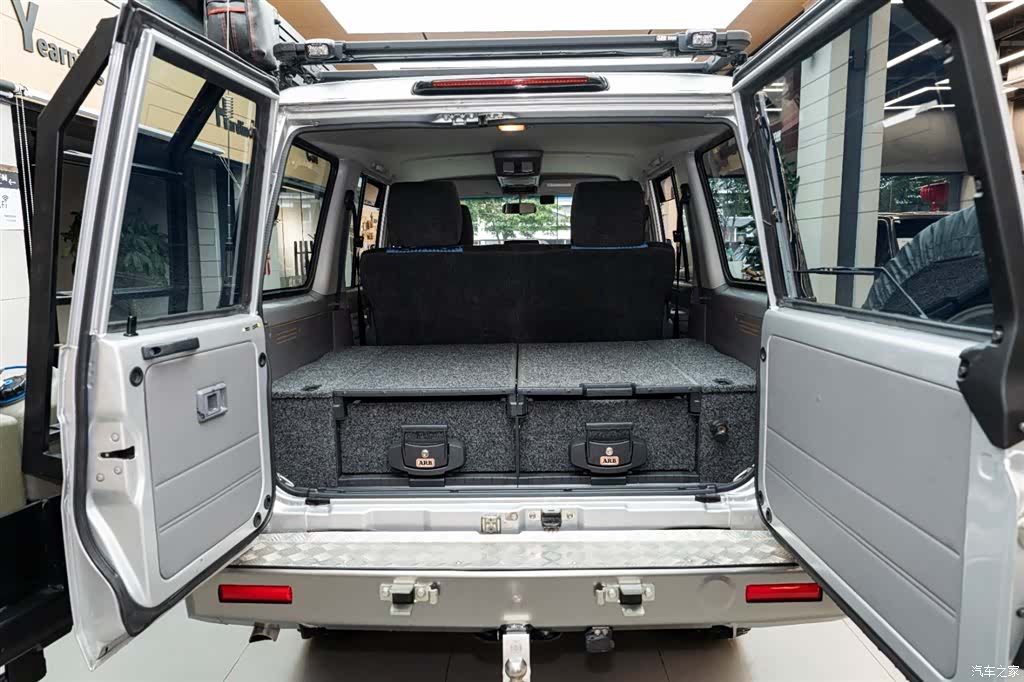 Toyota Land Cruiser, 2017 16