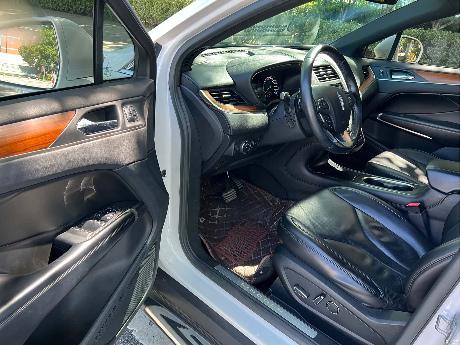 Lincoln MKC, 2017 8